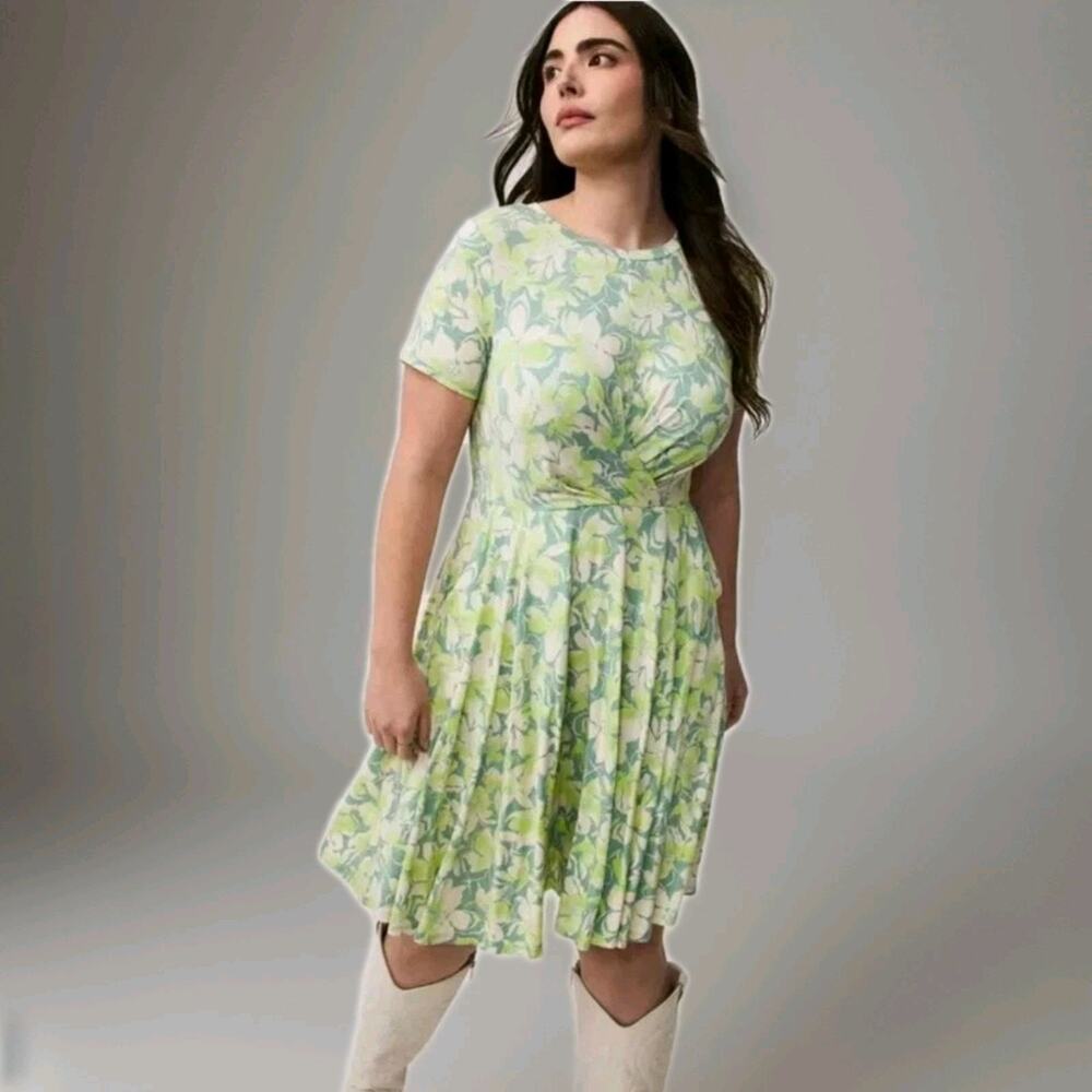 Torrid Size 1X Super Soft Jersey Skater Dress Green Pockets Stretchy